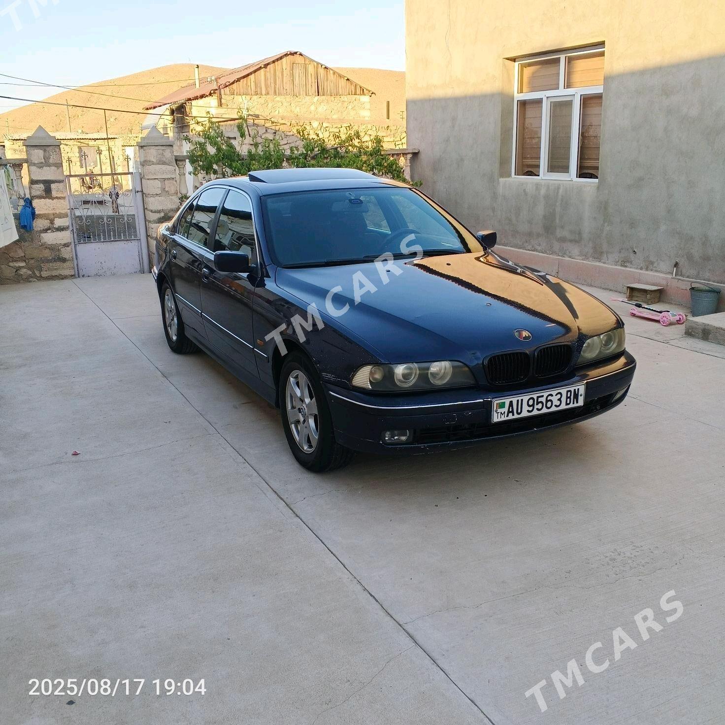 BMW E39 1998 - 85 000 TMT - Балканабат - img 4