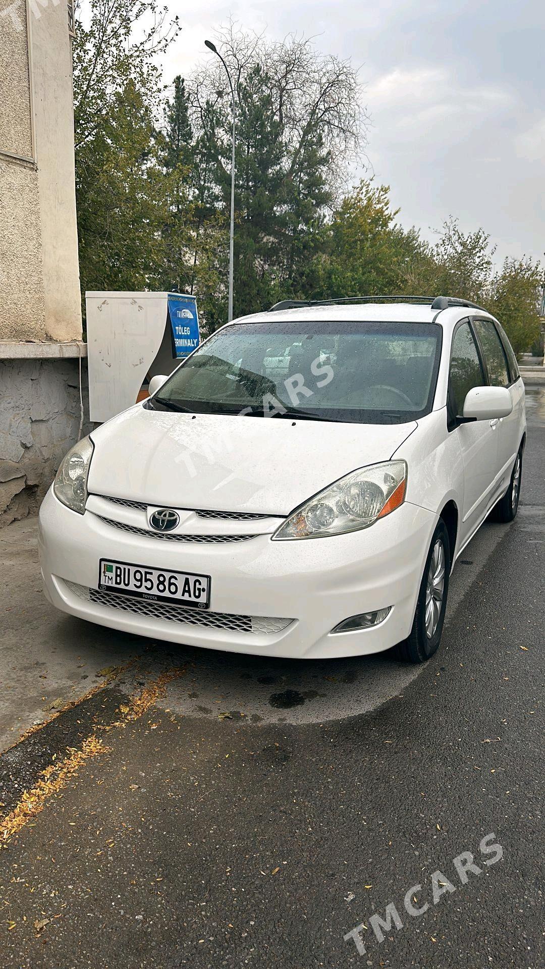 Toyota Sienna 2006 - 260 000 TMT - Aşgabat - img 2