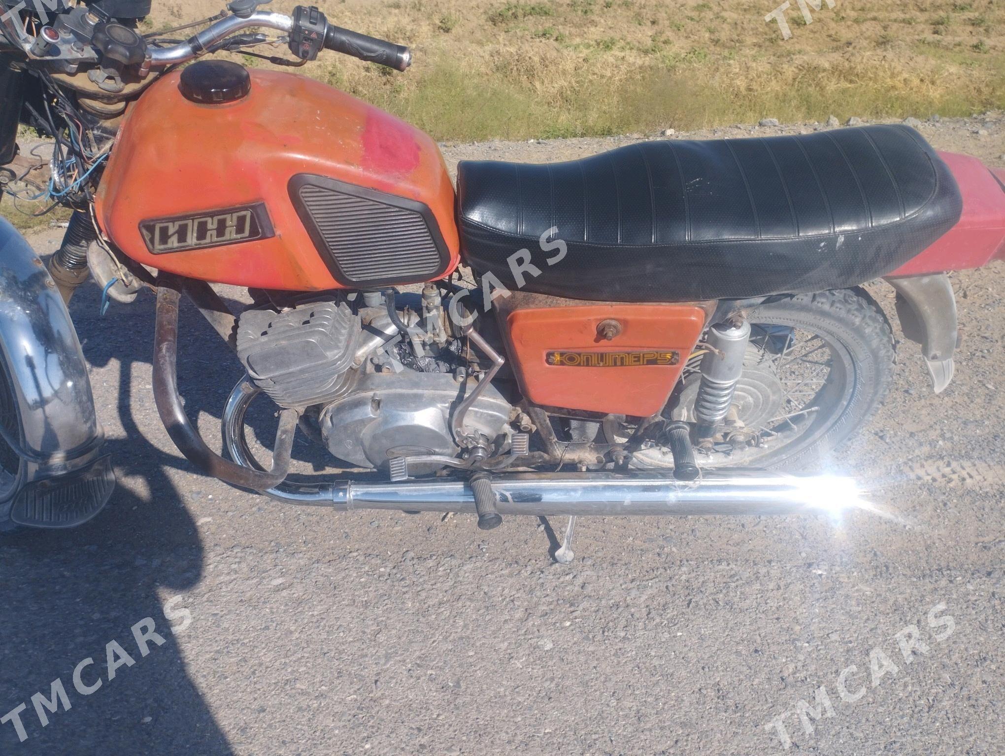 Iž Ýupiter 1989 - 10 000 TMT - Ak bugdaý etraby - img 4