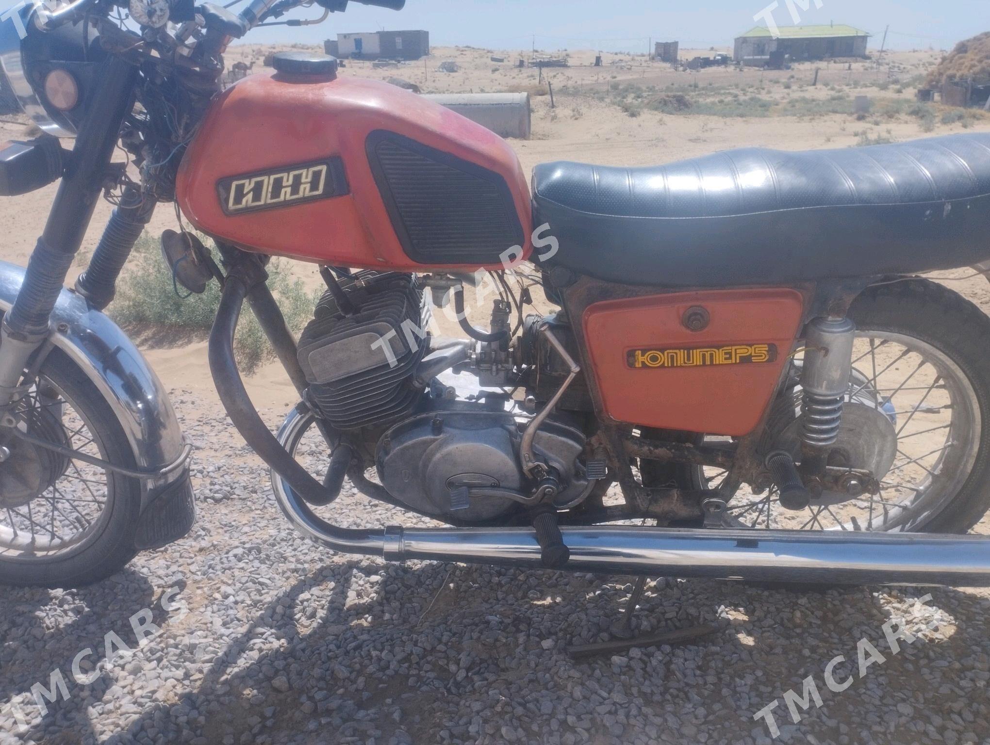 Iž Ýupiter 1989 - 10 000 TMT - Ak bugdaý etraby - img 7