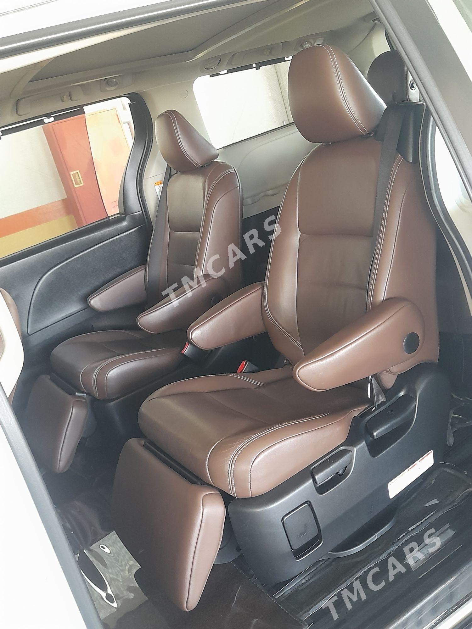 Toyota Sienna 2017 - 504 000 TMT - Ашхабад - img 5