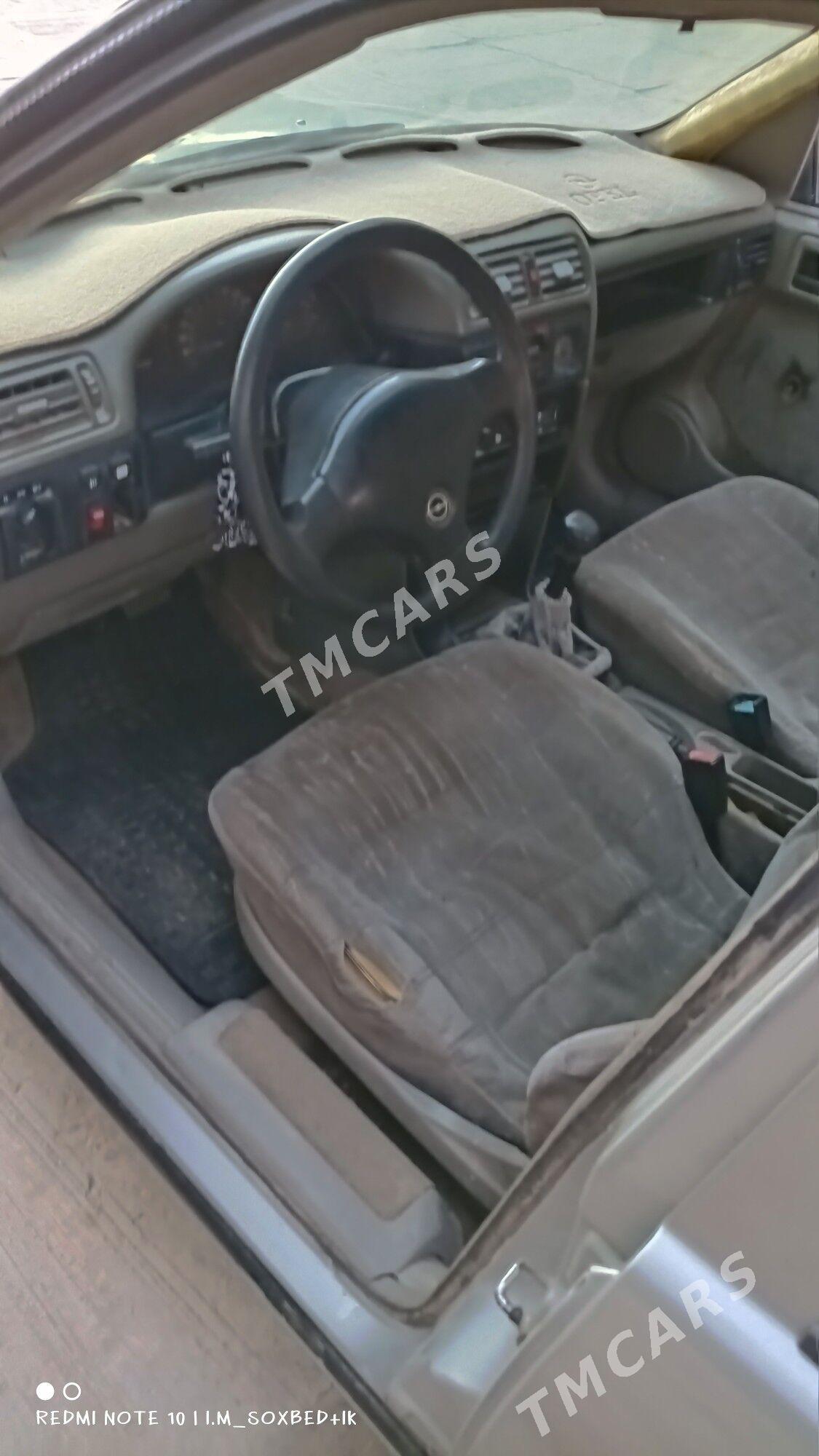 Opel Vectra 1989 - 31 000 TMT - Mary - img 1