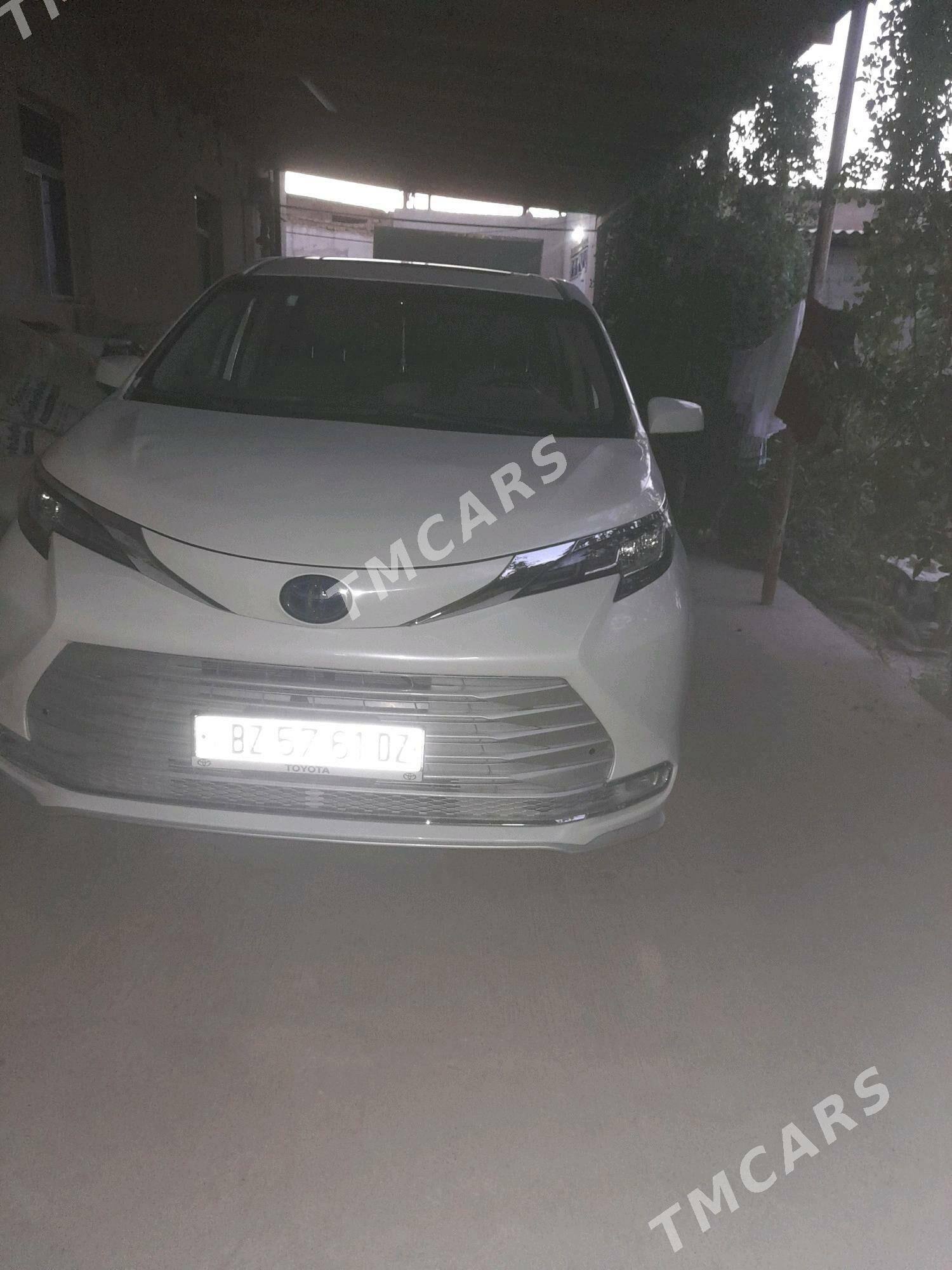 Toyota Sienna 2021 - 500 000 TMT - Дашогуз - img 6