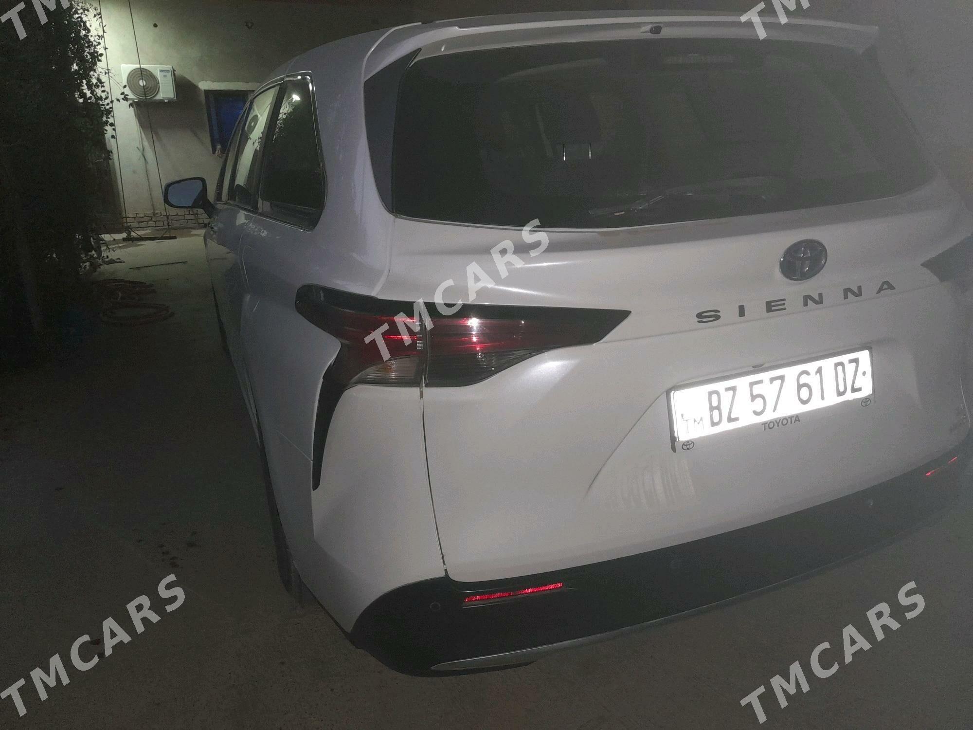 Toyota Sienna 2021 - 500 000 TMT - Дашогуз - img 3