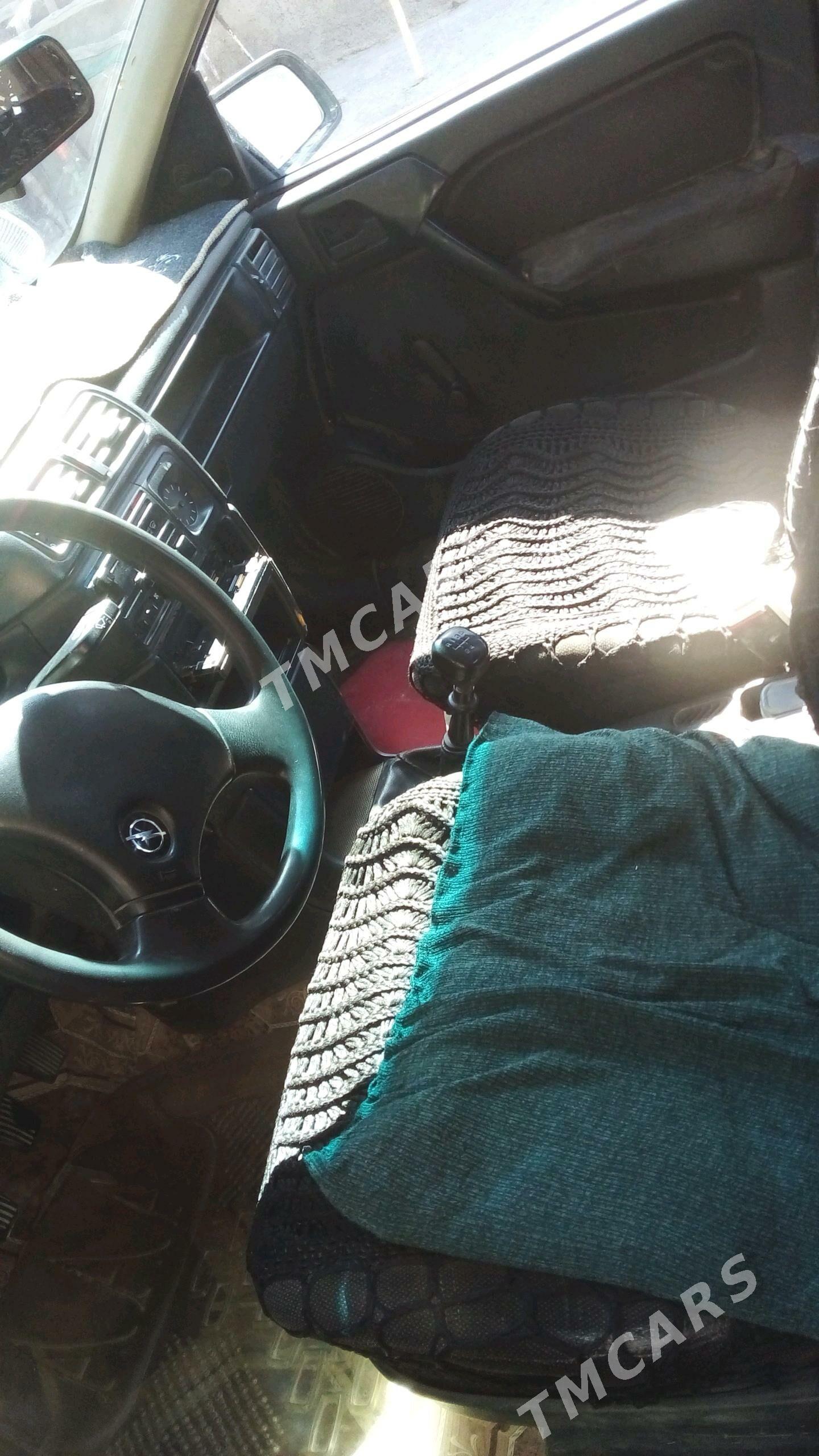 Opel Vectra 1990 - 20 000 TMT - Bereket - img 7