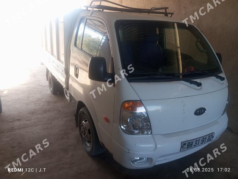 Kia Bongo 2011 - 260 000 TMT - Акдепе - img 3