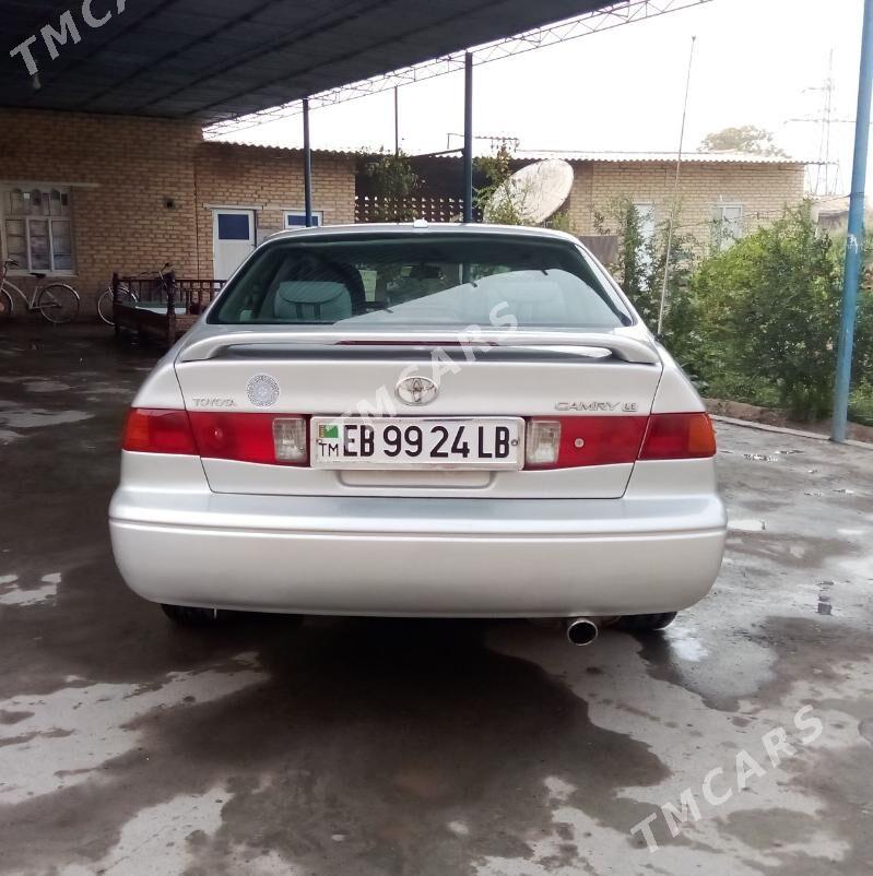 Toyota Camry 2001 - 140 000 TMT - Саят - img 3