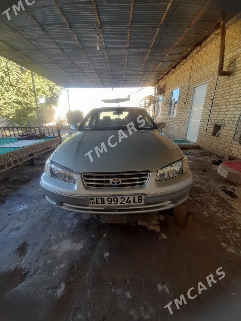 Toyota Camry 2001 - 140 000 TMT - Саят - img 5