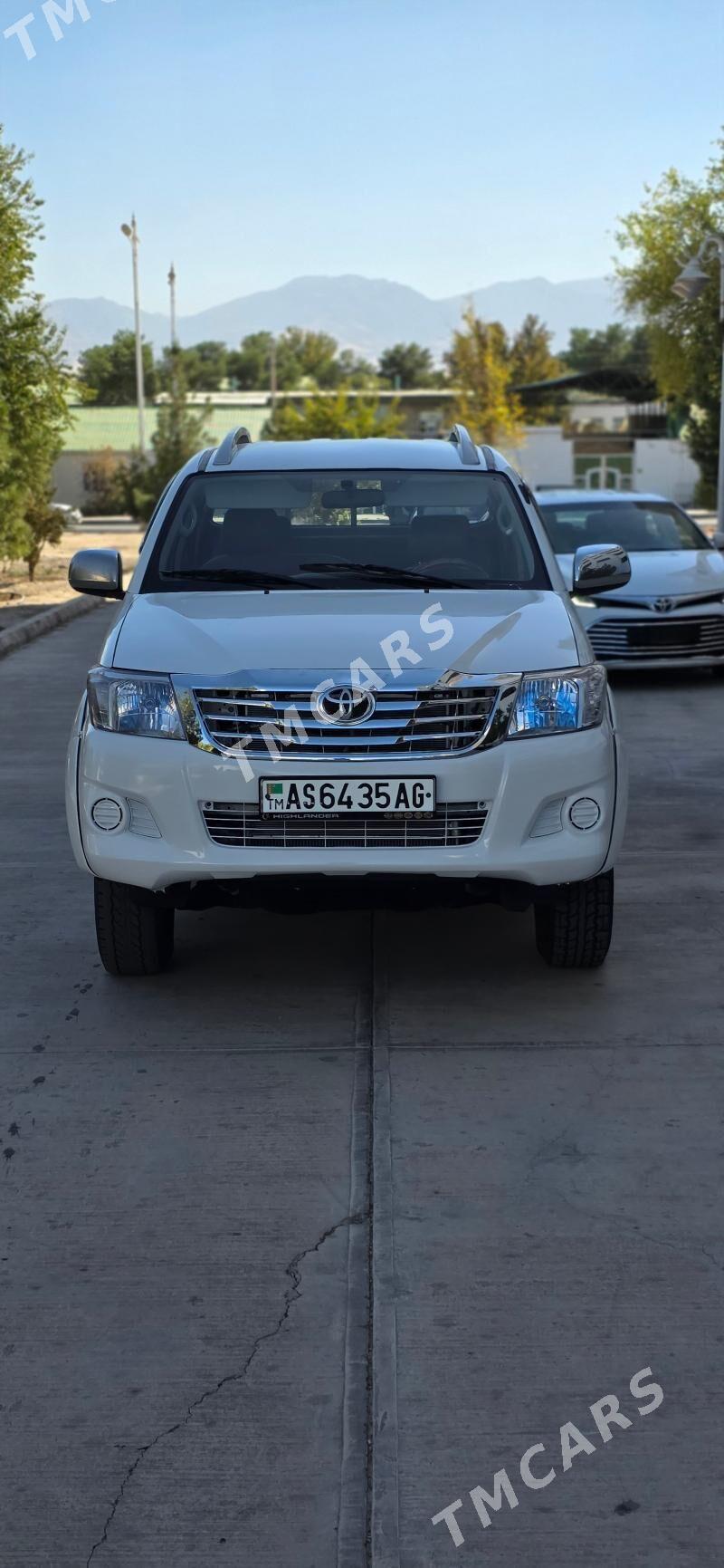 Toyota Hilux 2011 - 205 000 TMT - Бедев - img 3