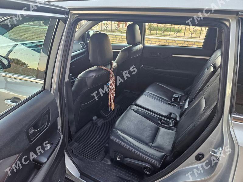 Toyota Highlander 2019 - 420 000 TMT - Байрамали - img 4