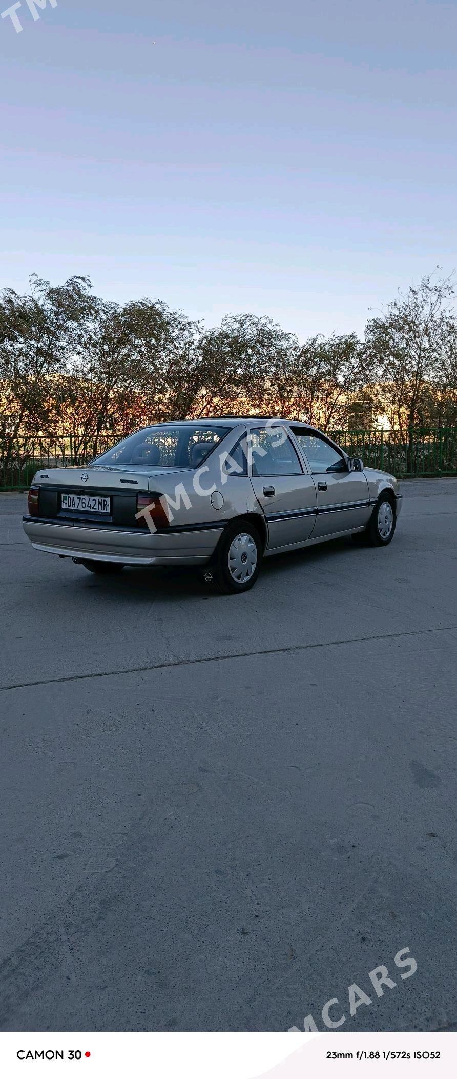 Opel Vectra 1989 - 33 000 TMT - Mary - img 1