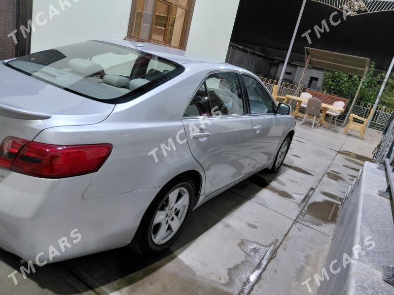 Toyota Camry 2010 - 150 000 TMT - 6 мкр - img 3