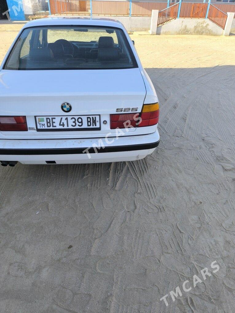 BMW 525 1995 - 48 000 TMT - Эсенгулы - img 4