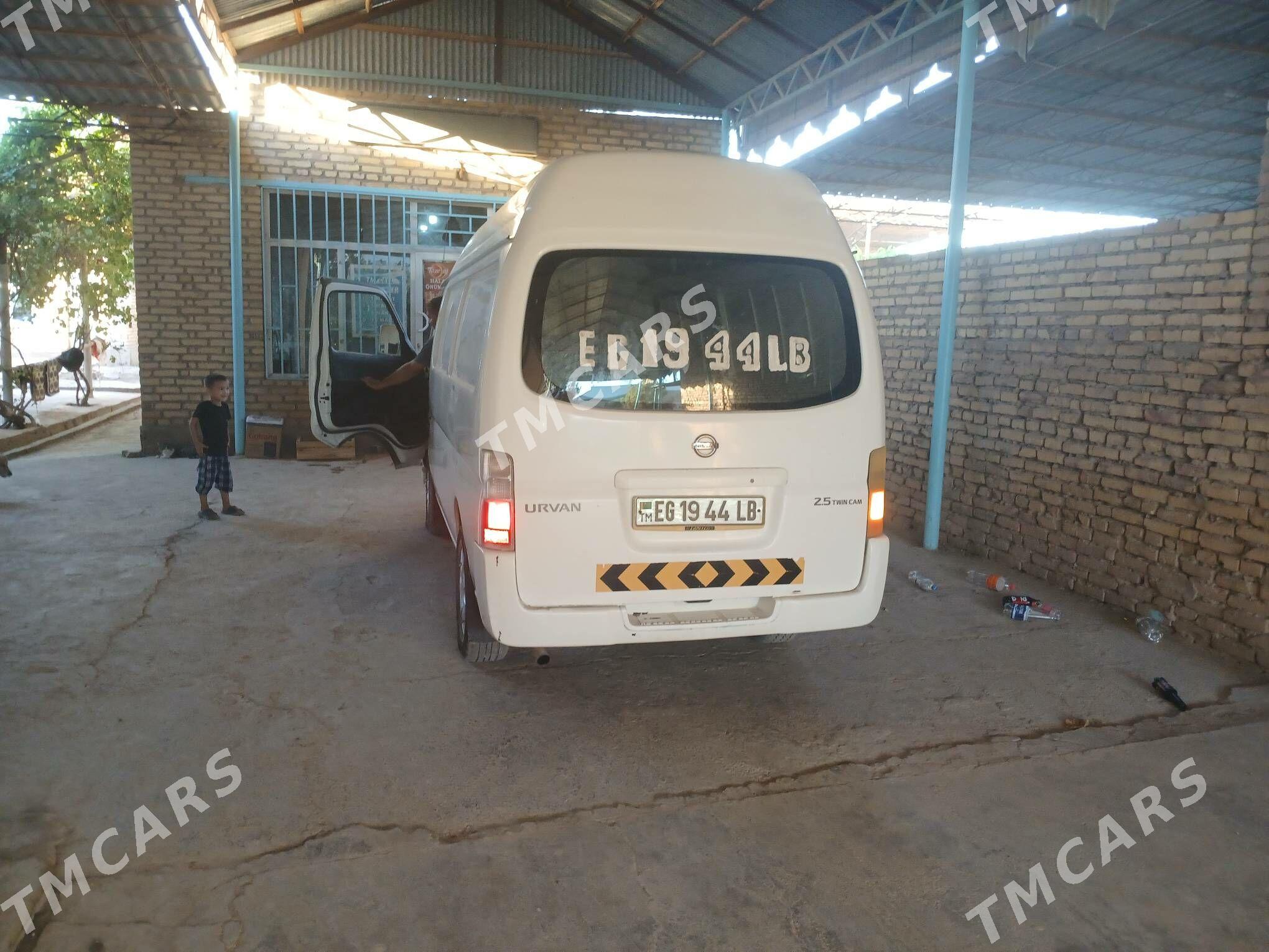 Nissan Urvan 2011 - 210 000 TMT - Garabekewül - img 7