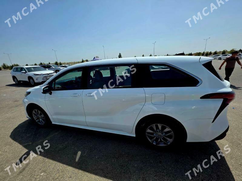 Toyota Sienna 2022 - 450 800 TMT - Туркменабат - img 3