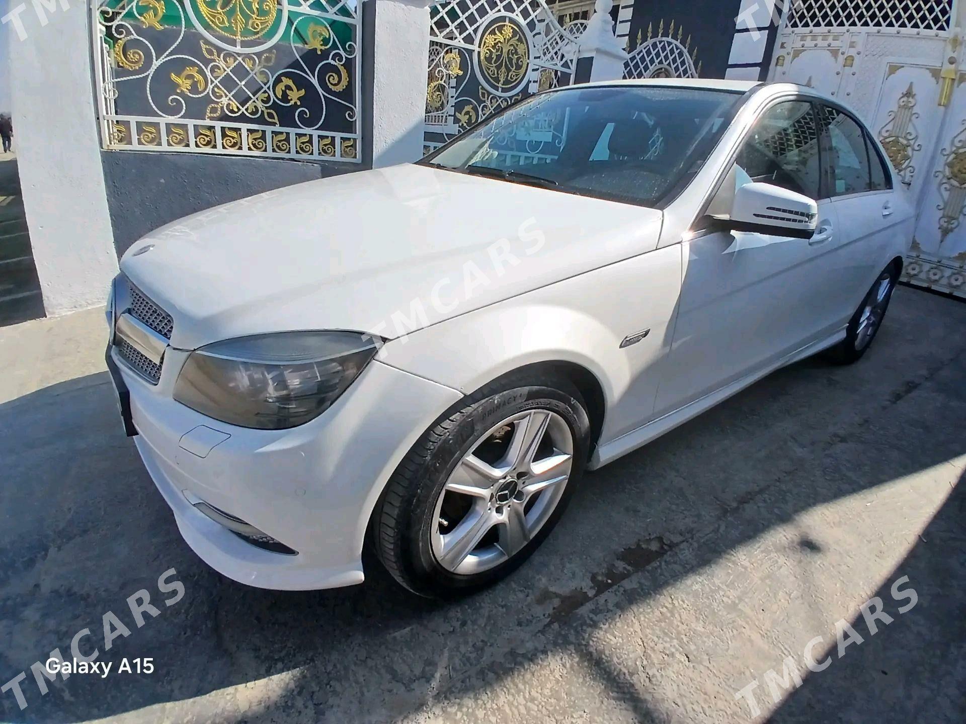 Mercedes-Benz C300 2011 - 156 000 TMT - Halaç - img 3