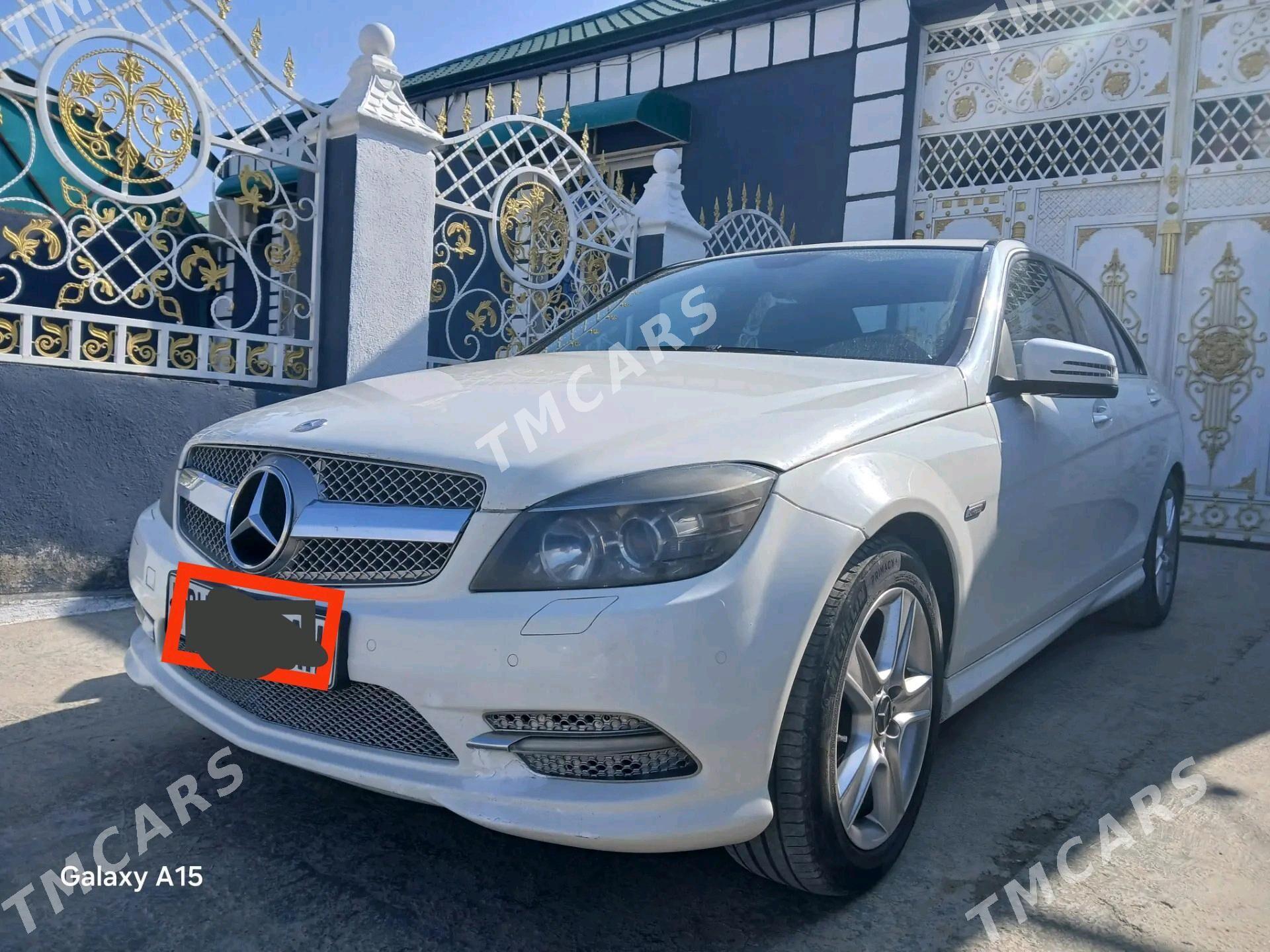 Mercedes-Benz C300 2011 - 156 000 TMT - Halaç - img 2