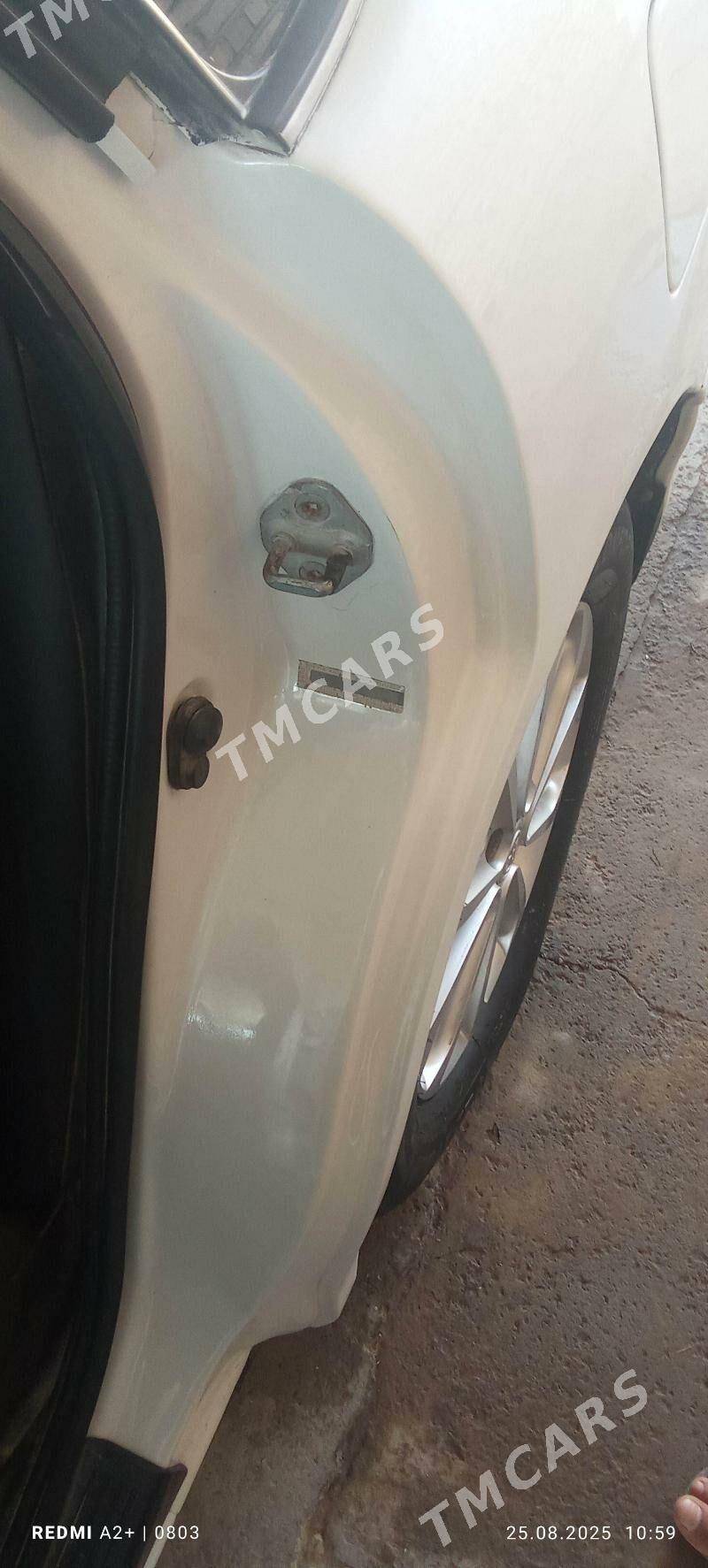 Toyota Avalon 1998 - 130 000 TMT - Baýramaly - img 3