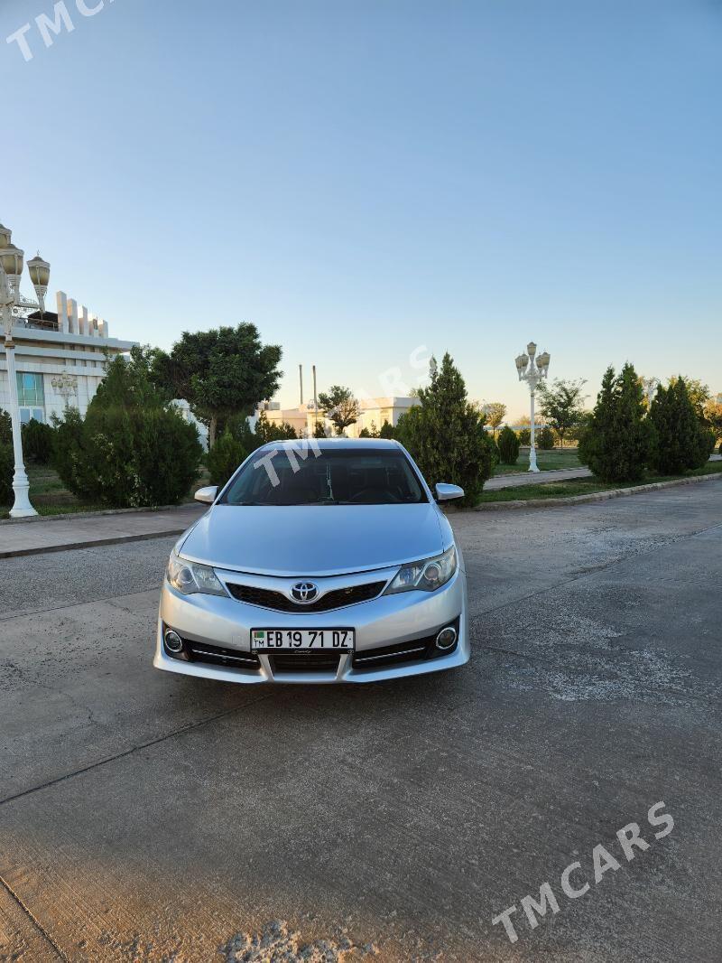 Toyota Camry 2012 - 240 000 TMT - Дашогуз - img 9