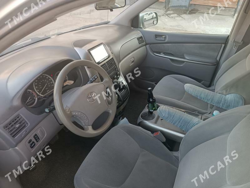 Toyota Sienna 2004 - 220 000 TMT - Туркменбаши - img 6