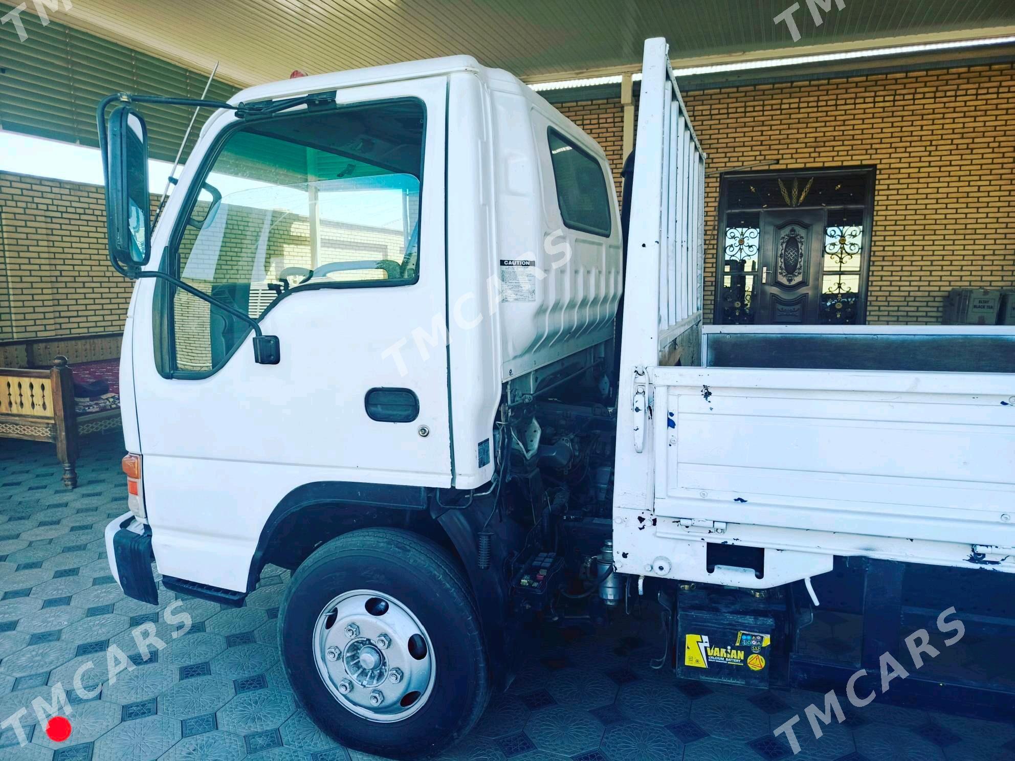Isuzu Elf 2005 - 300 000 TMT - Türkmenabat - img 2