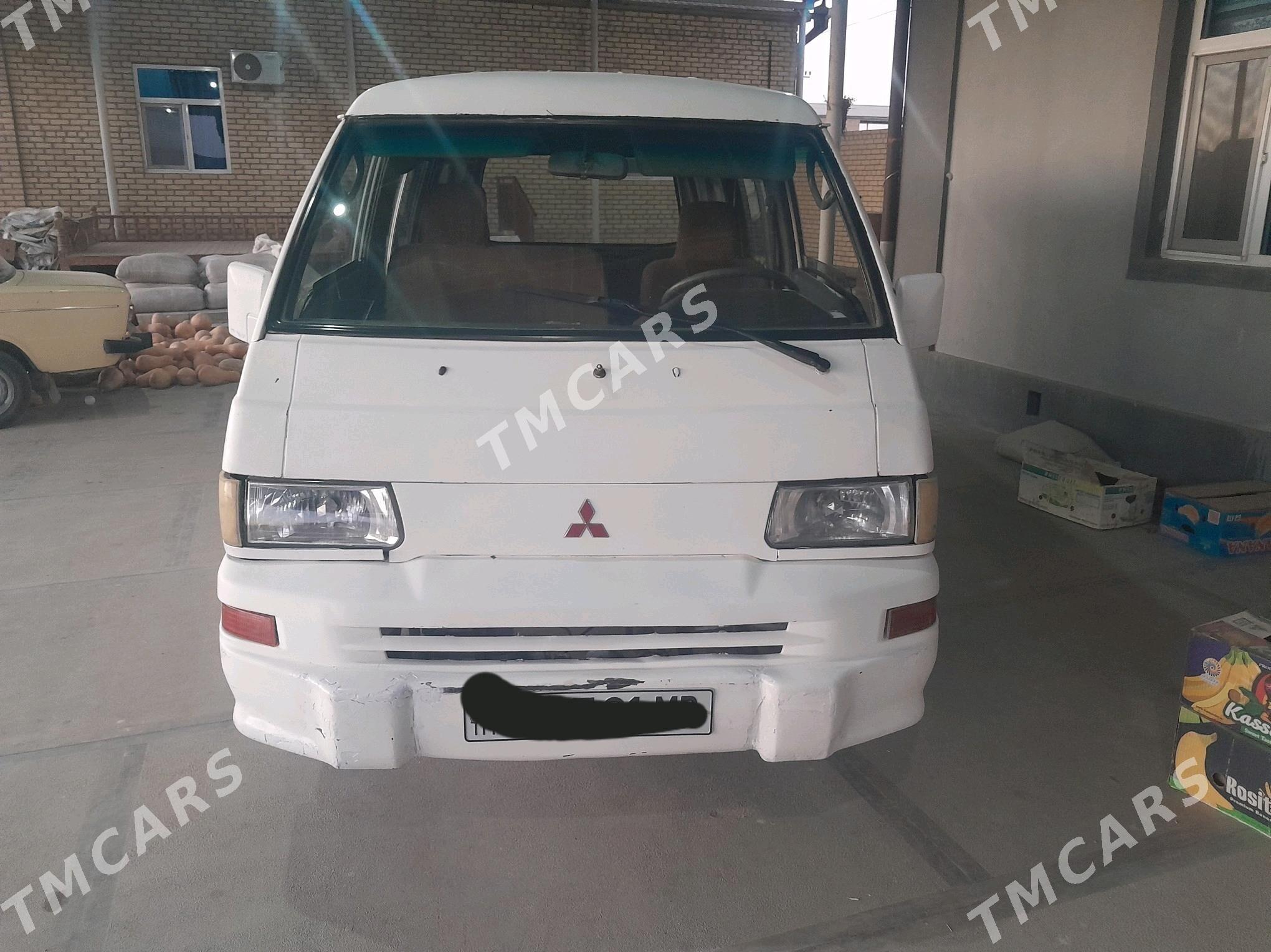 Mitsubishi L300 2000 - 50 000 TMT - Мургап - img 3