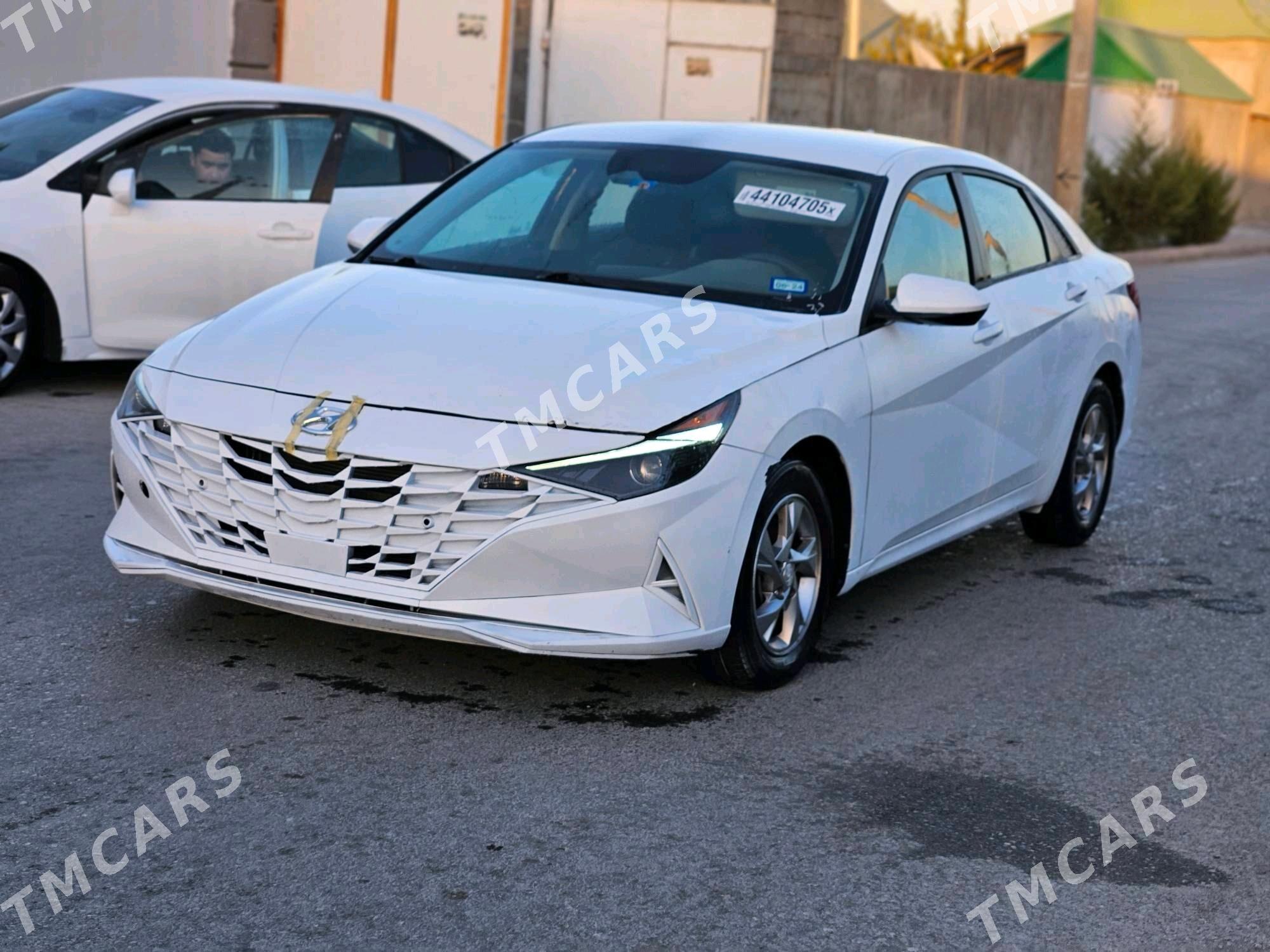 Hyundai Elantra 2022 - 220 000 TMT - Büzmeýin - img 4