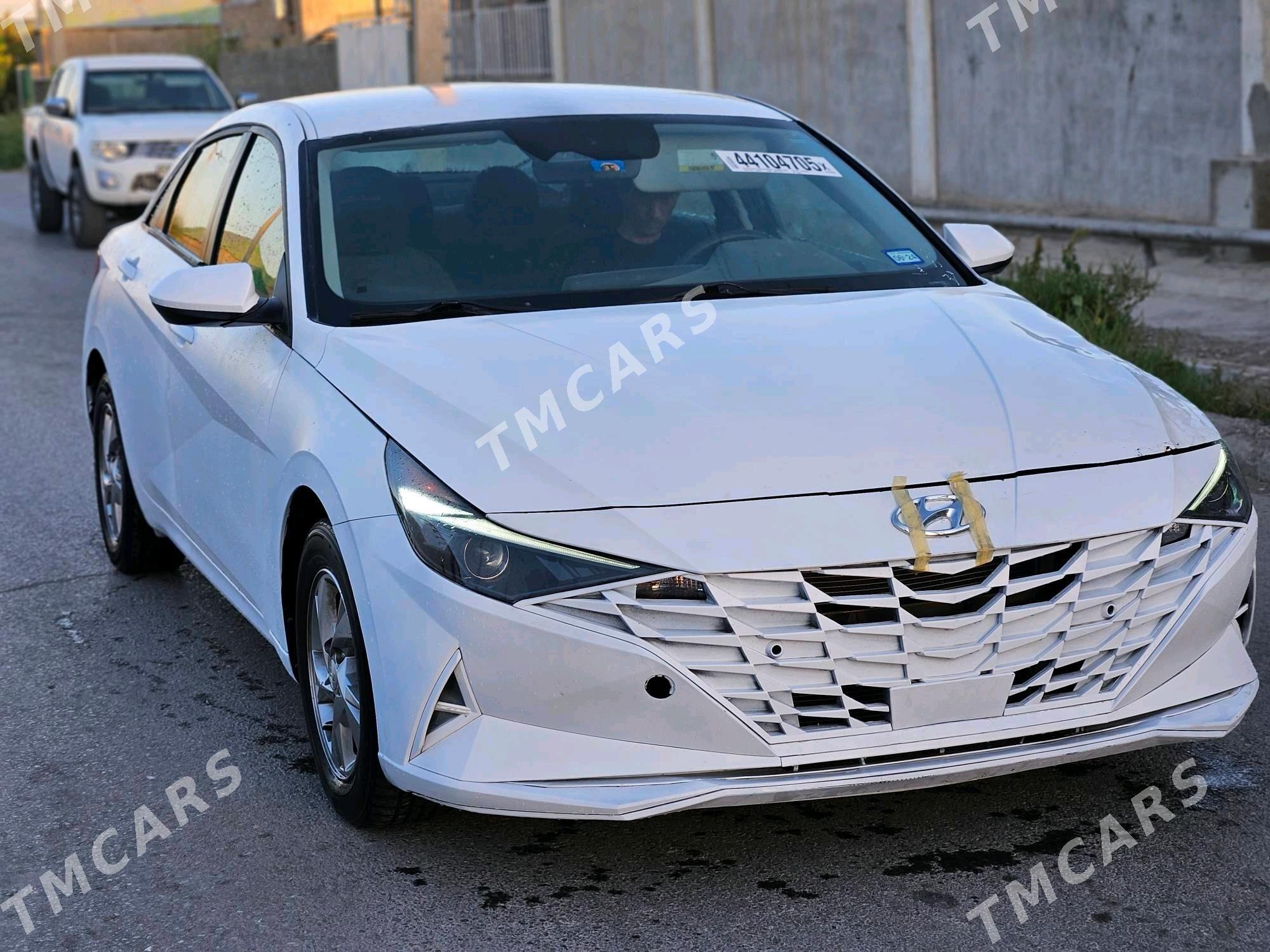 Hyundai Elantra 2022 - 220 000 TMT - Büzmeýin - img 3