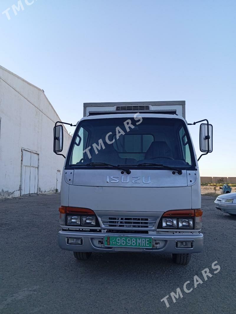 Isuzu i-Series 2005 - 135 000 TMT - Байрамали - img 3