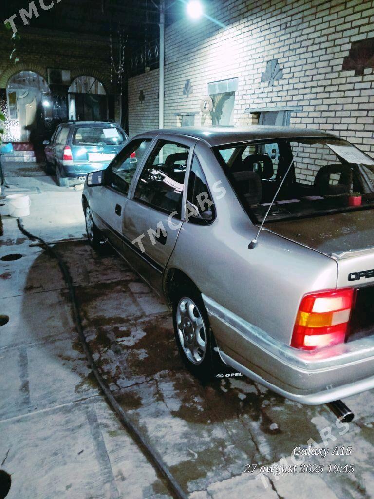 Opel Vectra 1990 - 24 000 TMT - Mary - img 5