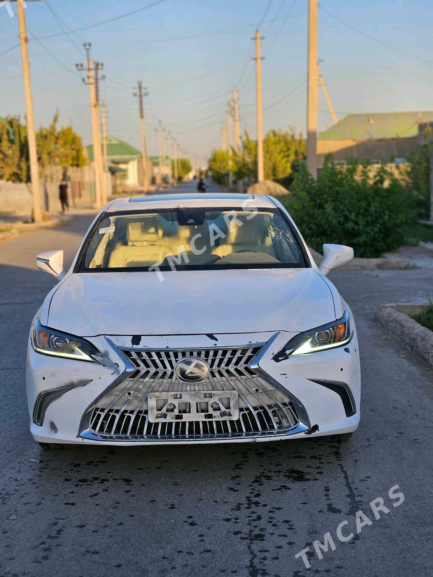 Lexus ES 350 2022 - 529 000 TMT - Büzmeýin - img 9
