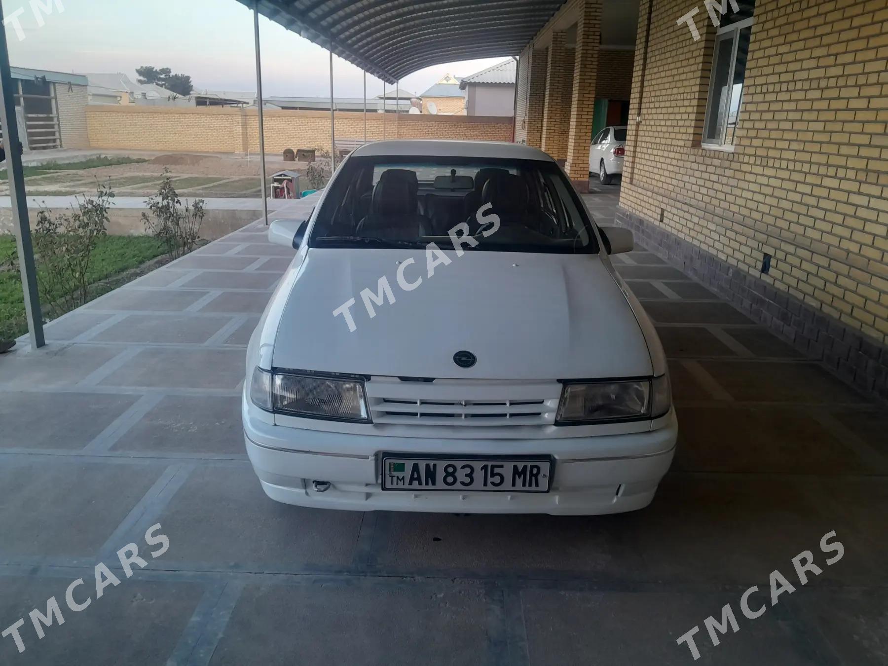 Opel Vectra 1989 - 30 000 TMT - Mary - img 2