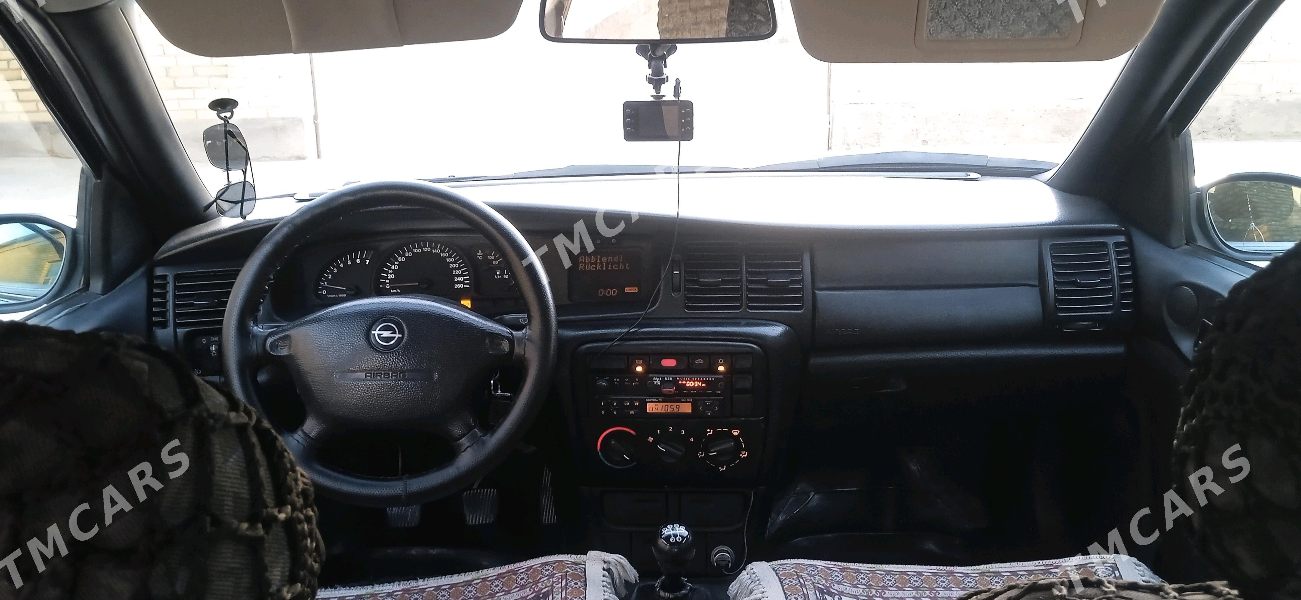 Opel Vectra 1998 - 50 000 TMT - Mary - img 7