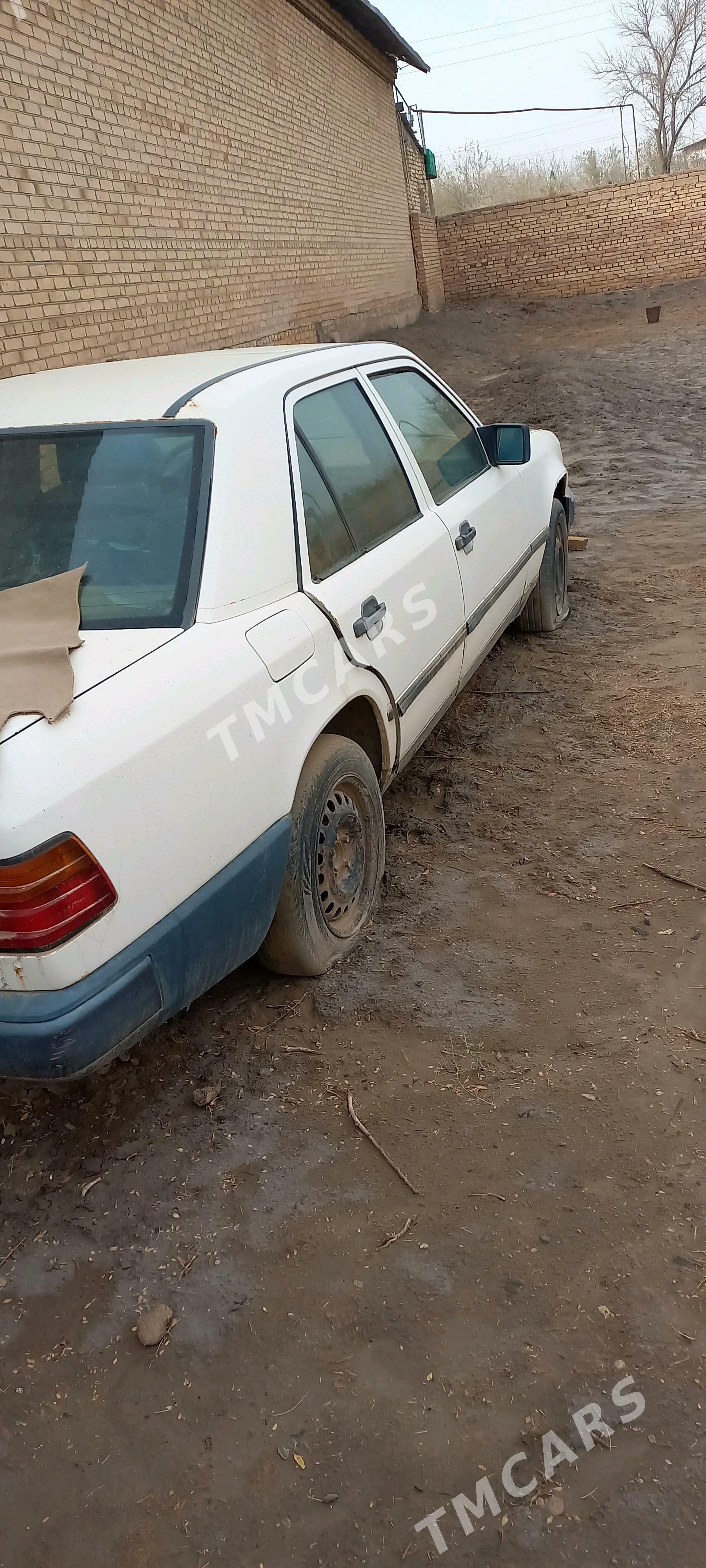 Mercedes-Benz 230E 1989 - 10 000 TMT - Керки - img 4