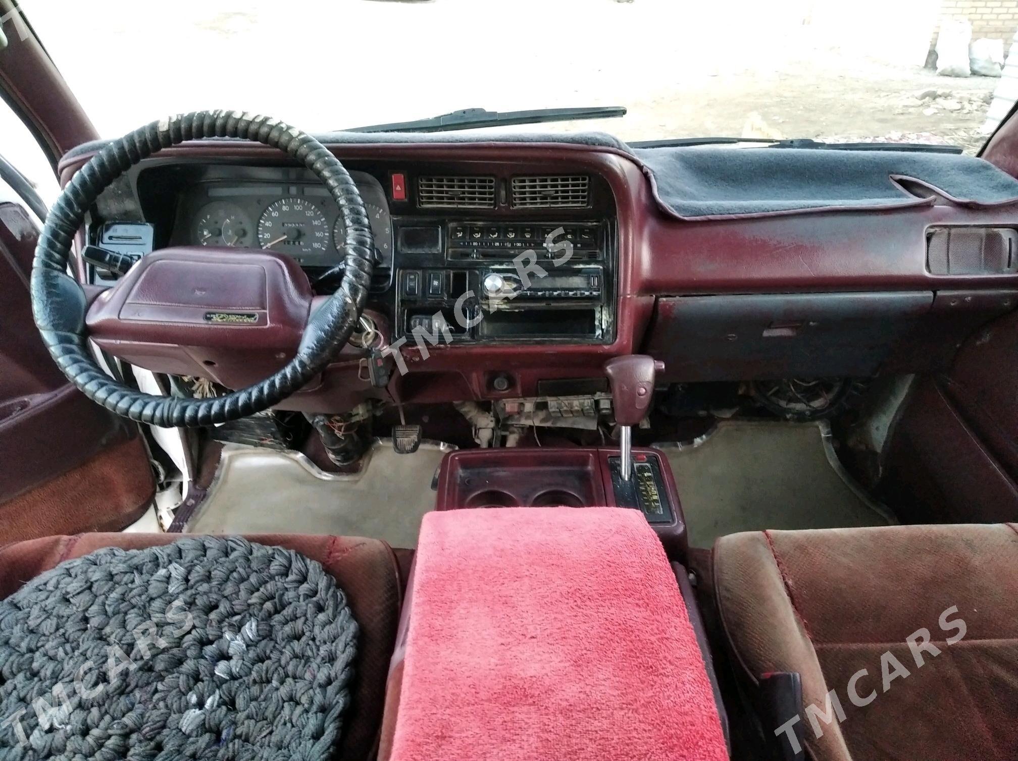 Toyota Hiace 1990 - 70 000 TMT - Mary - img 5