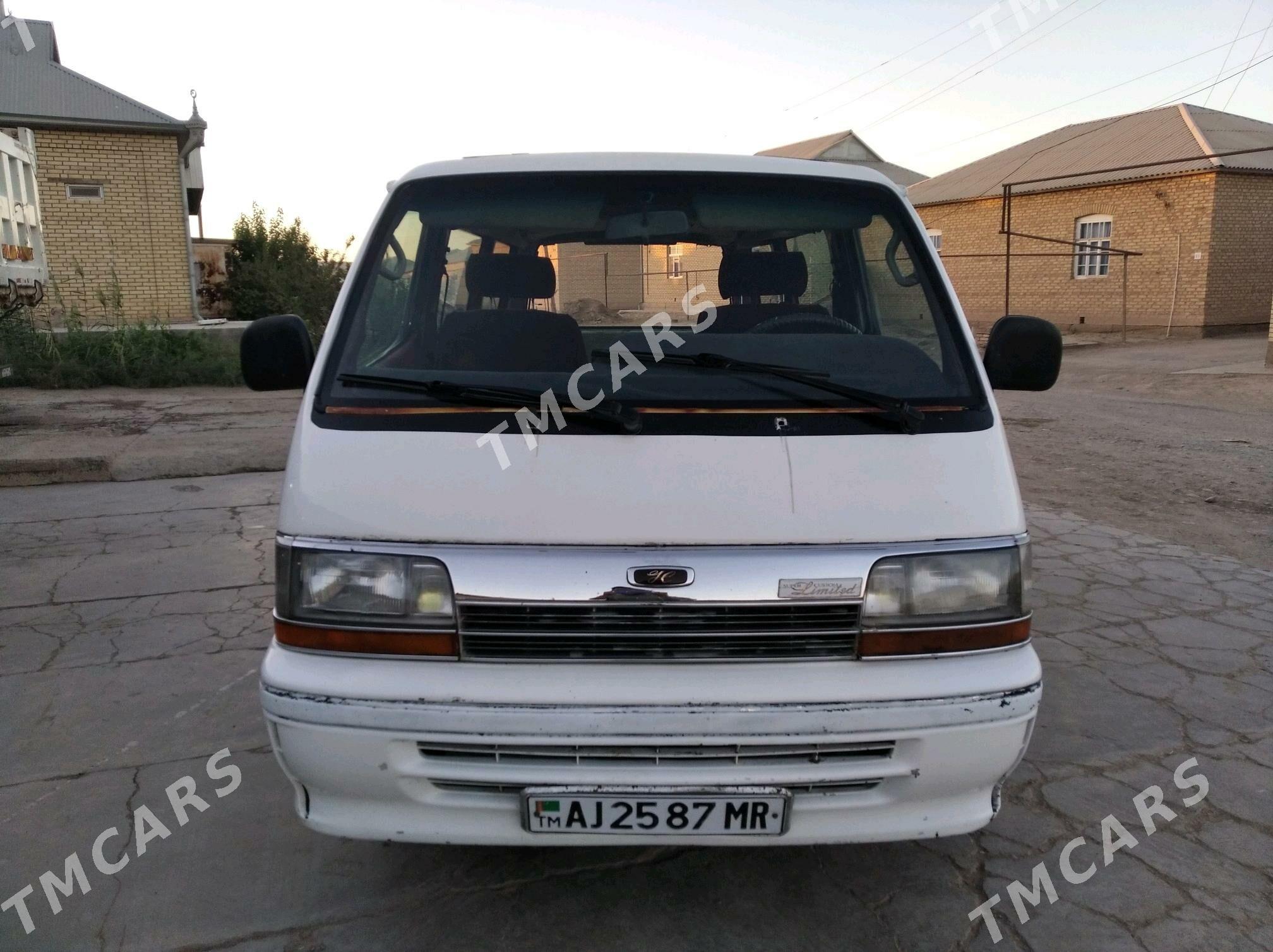 Toyota Hiace 1990 - 70 000 TMT - Mary - img 1