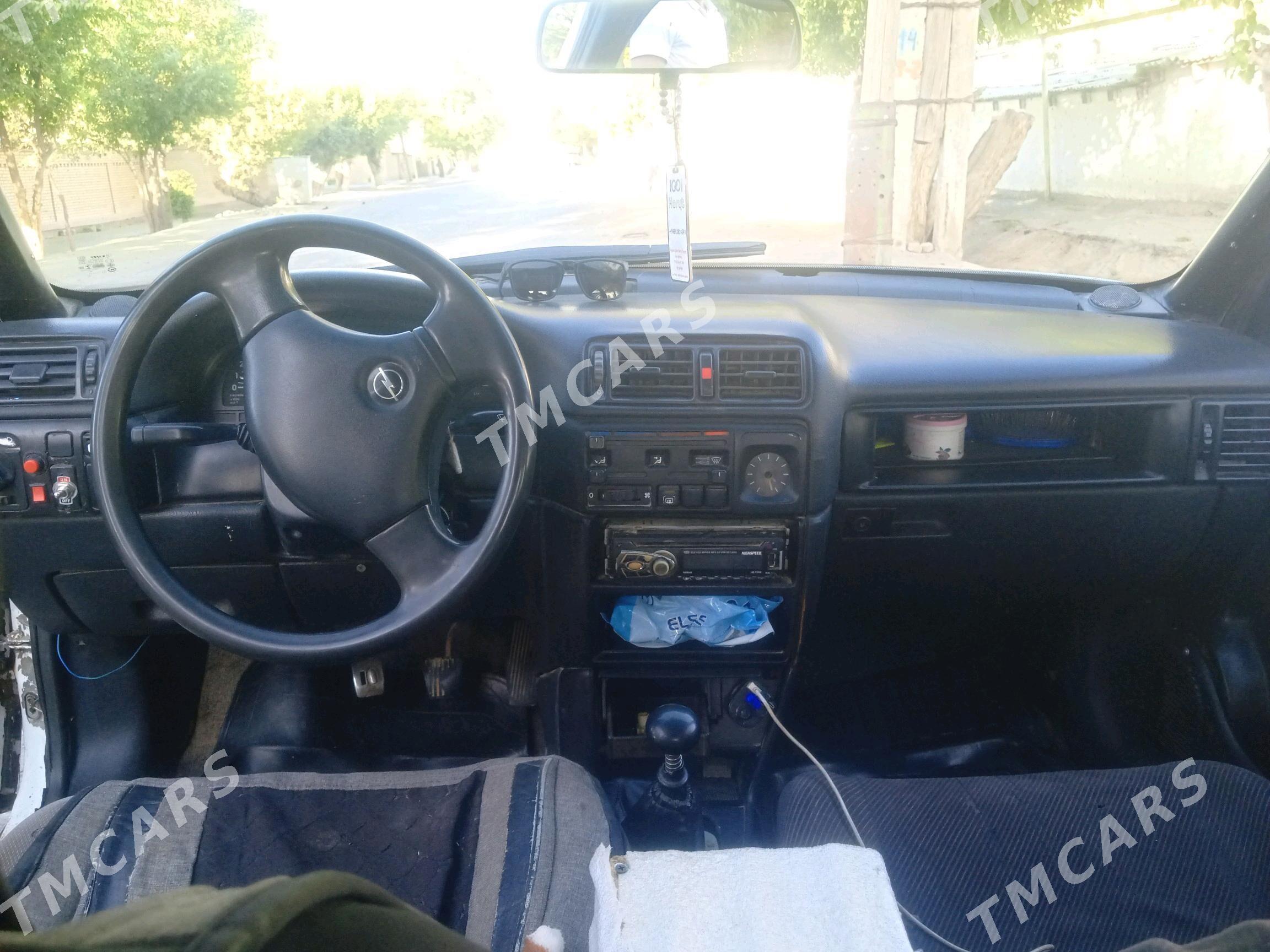 Opel Vectra 1992 - 20 000 TMT - Ёлётен - img 5