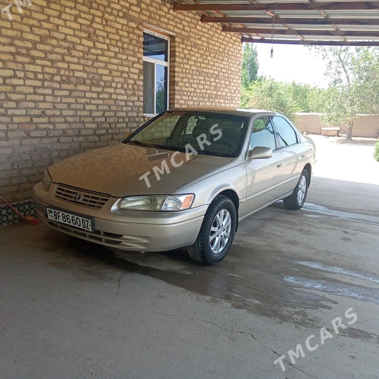 Toyota Camry 1999 - 125 000 TMT - Губадаг - img 3