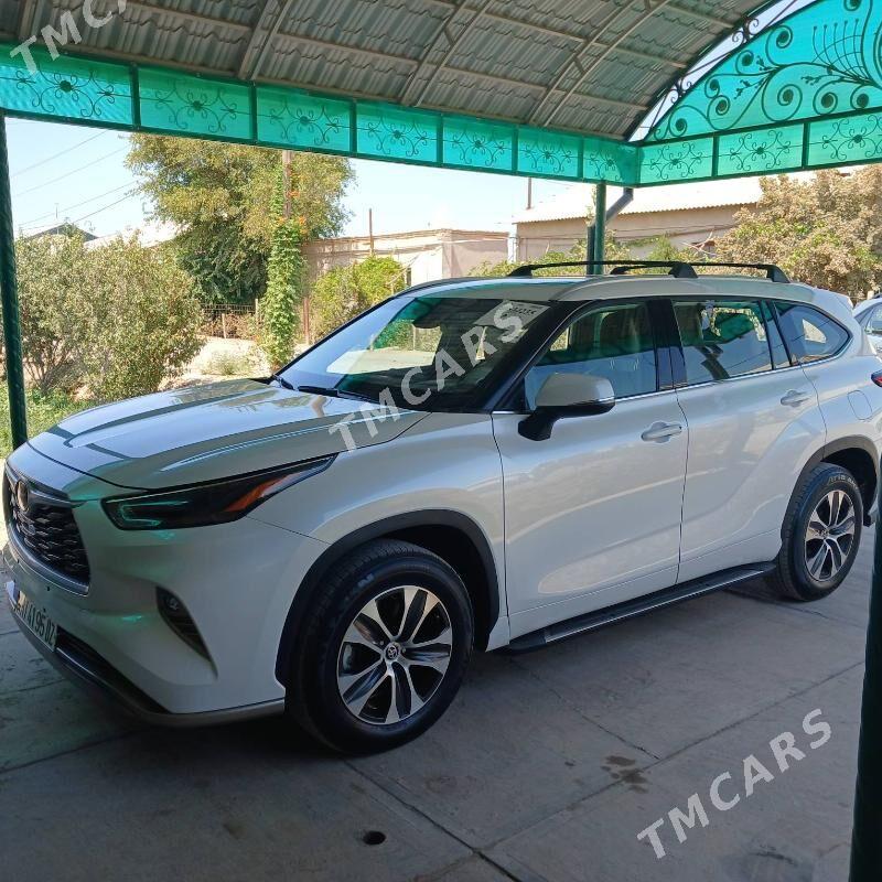 Toyota Highlander 2022 - 610 000 TMT - Дашогуз - img 4