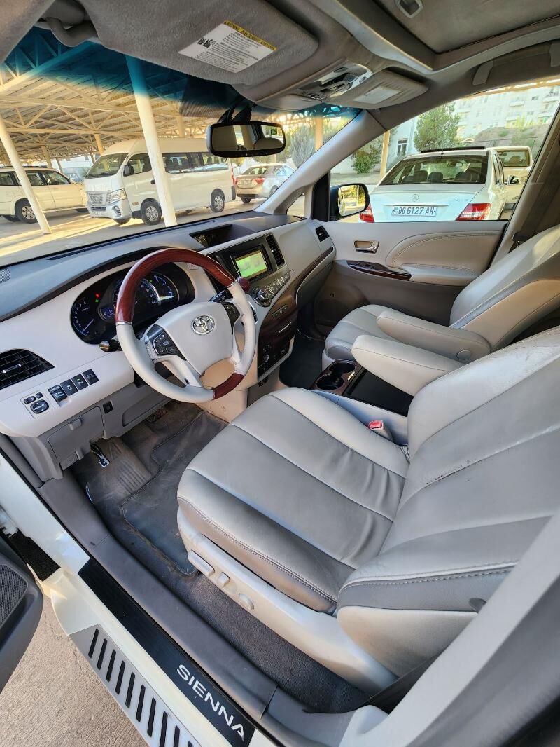 Toyota Sienna 2011 - 325 000 TMT - Ашхабад - img 8