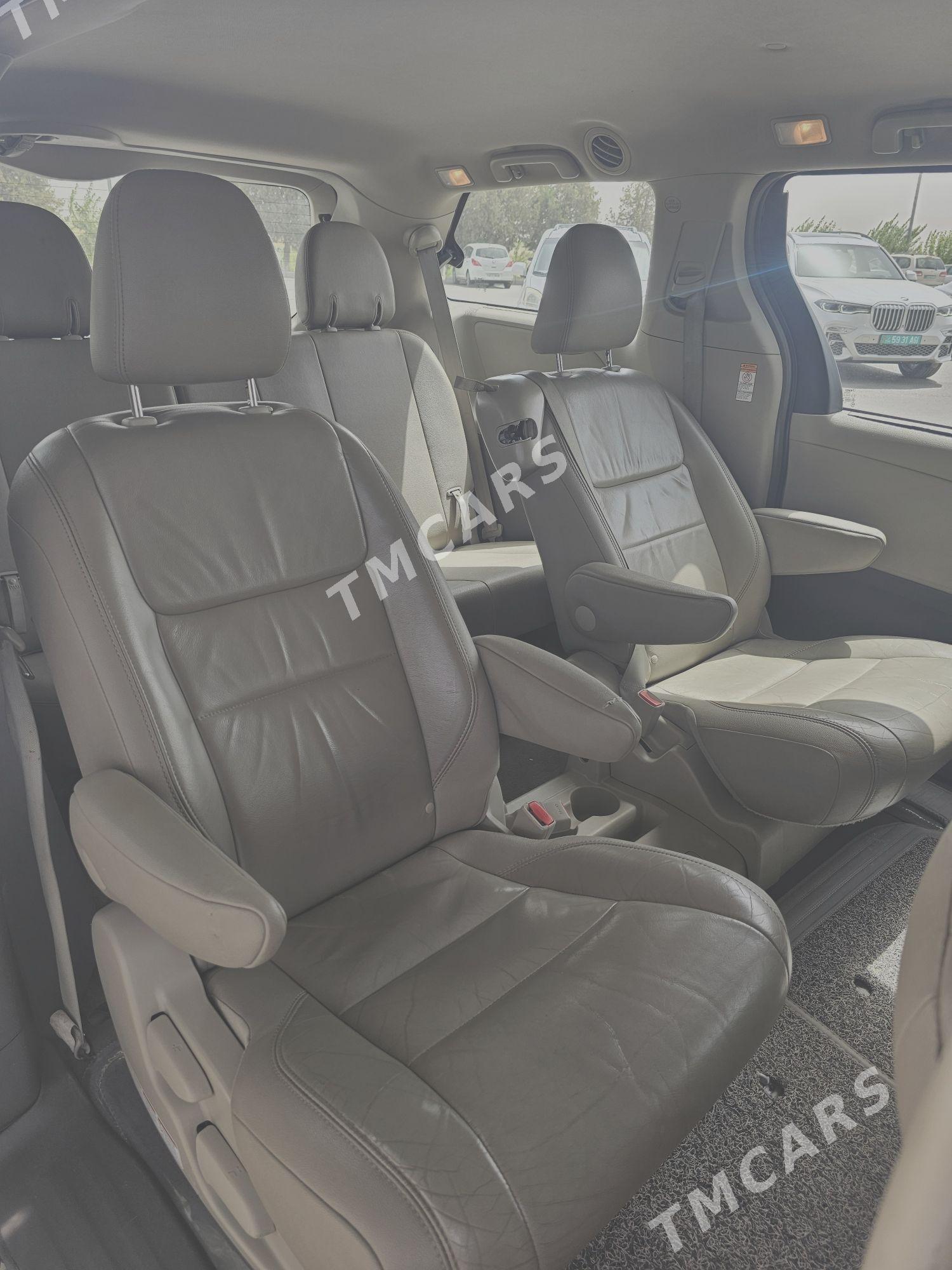 Toyota Sienna 2016 - 448 000 TMT - Aşgabat - img 2
