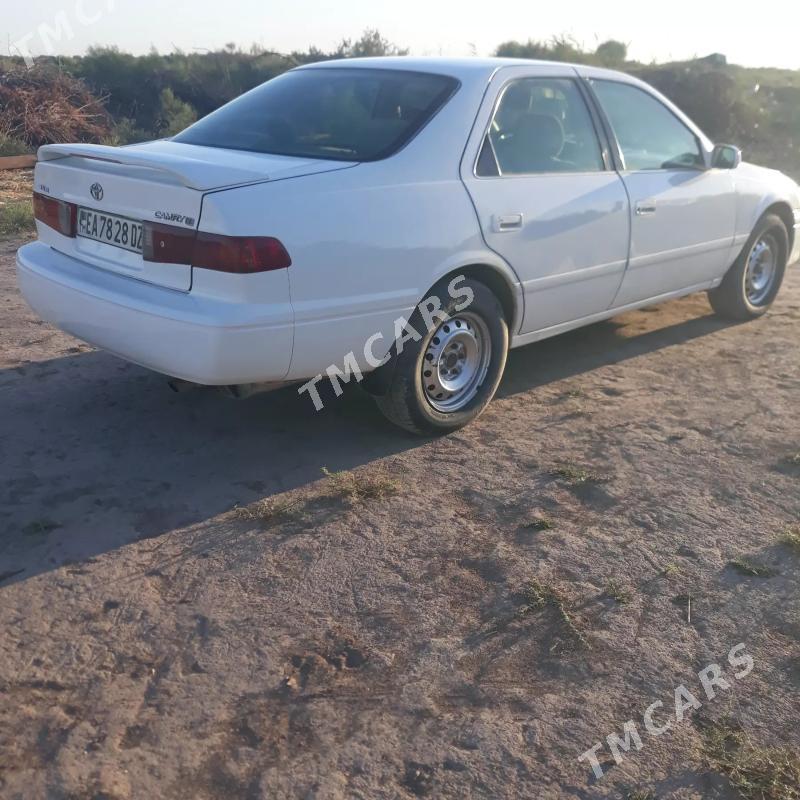Toyota Camry 2000 - 125 000 TMT - Köneürgenç - img 3