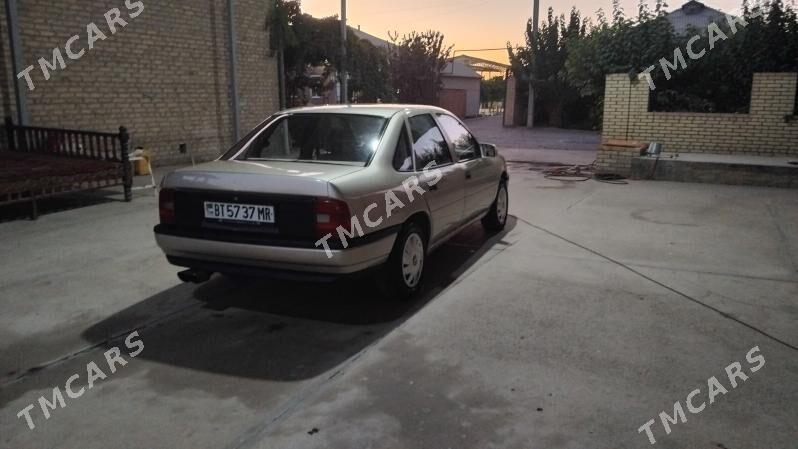Opel Vectra 1990 - 39 999 TMT - Мары - img 3