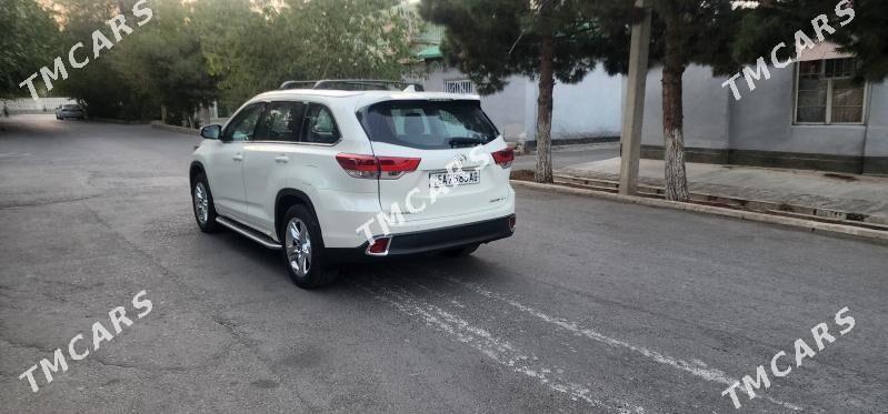 Toyota Highlander 2019 - 520 000 TMT - Кëши - img 7
