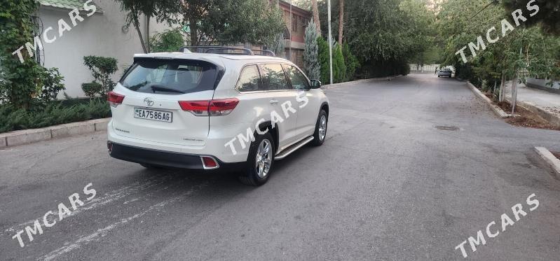 Toyota Highlander 2019 - 520 000 TMT - Кëши - img 8