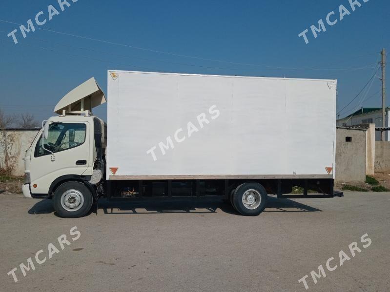 Toyota Hino 2006 - 270 000 TMT - Гёкдепе - img 5
