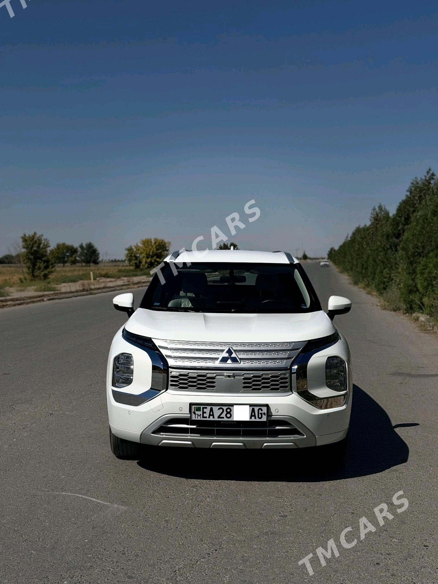 Mitsubishi Outlander 2024 - 450 000 TMT - Büzmeýin - img 2