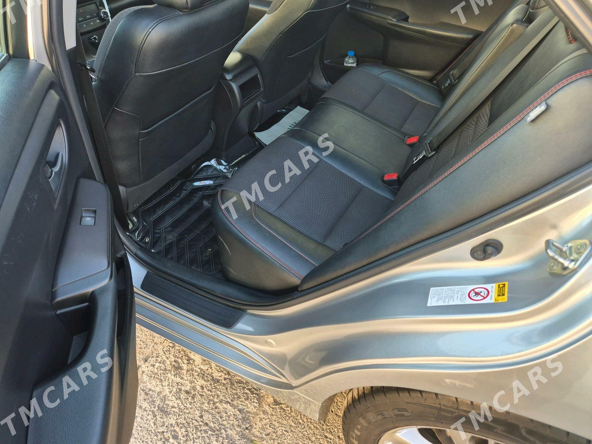 Toyota Camry 2017 - 265 000 TMT - Бузмеин - img 8