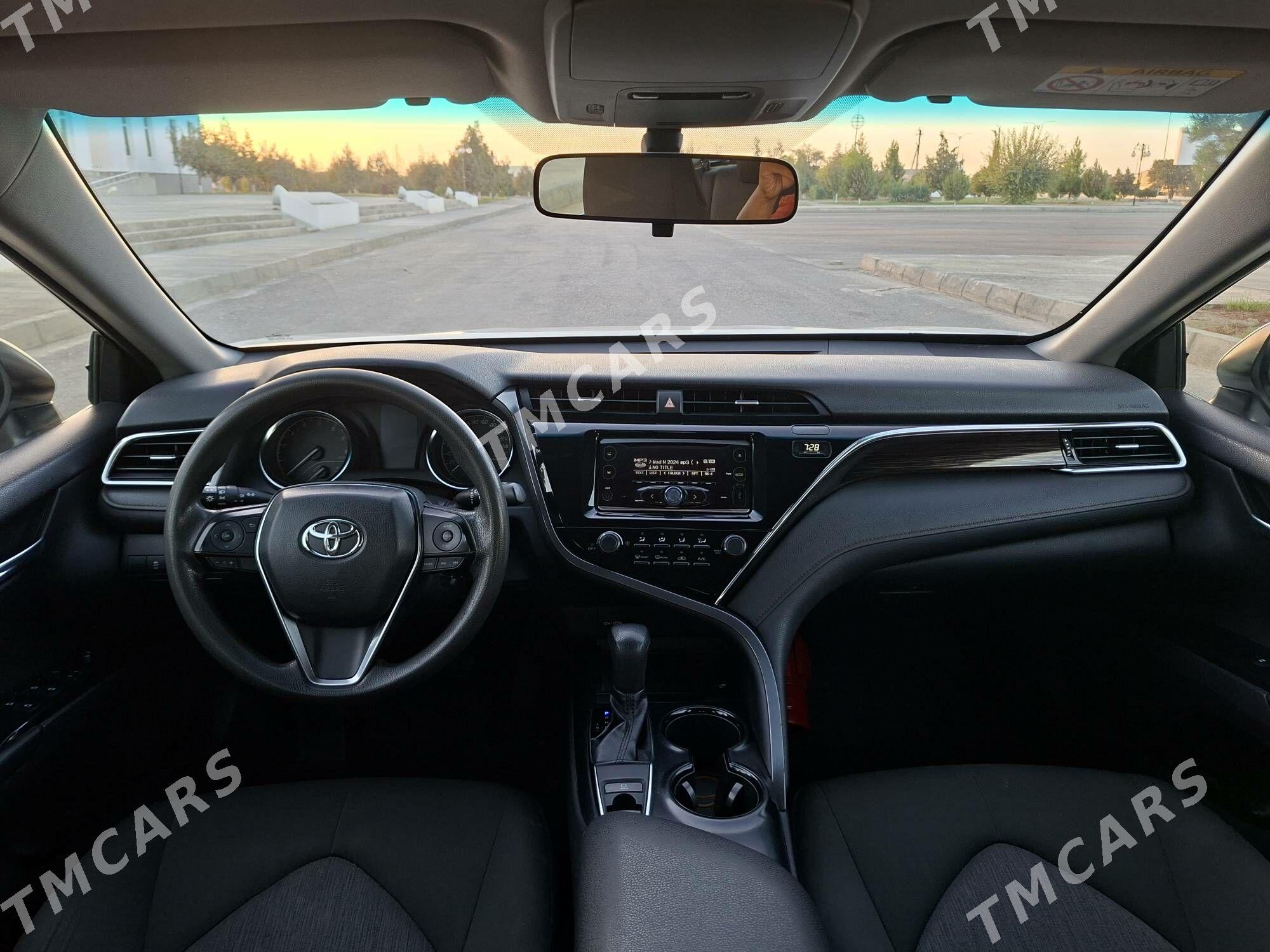 Toyota Camry 2018 - 290 000 TMT - Bäherden - img 5