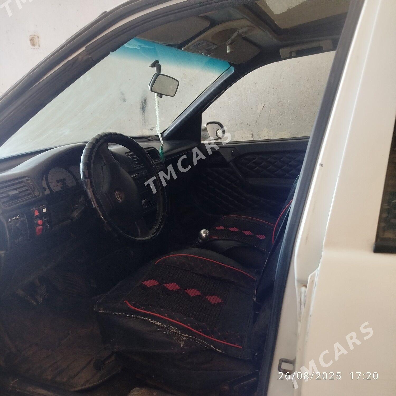 Opel Vectra 1990 - 20 000 TMT - Фарап - img 1